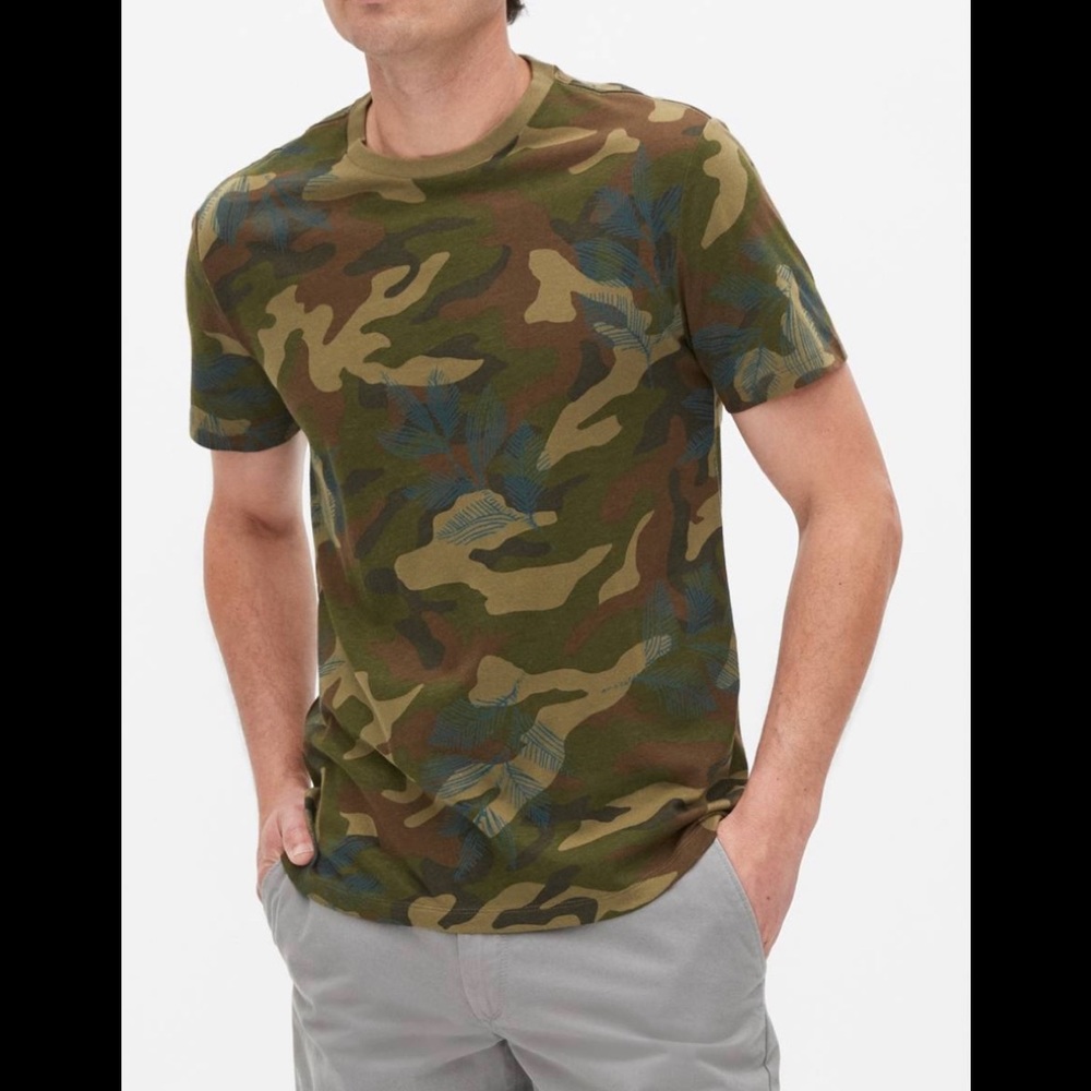 NWT GAP EVERYDAY CAMO T-SHIRT